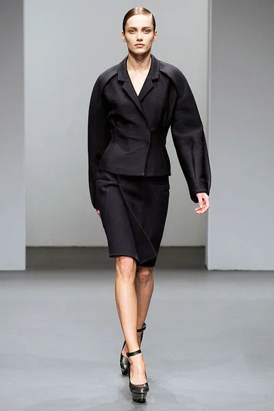 Look 3